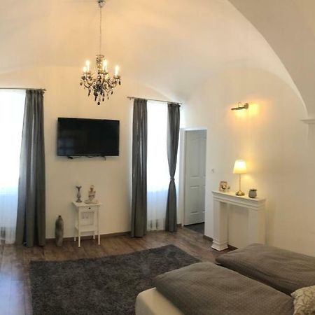 Frank Apartman Deluxe Villa Eger Eksteriør billede
