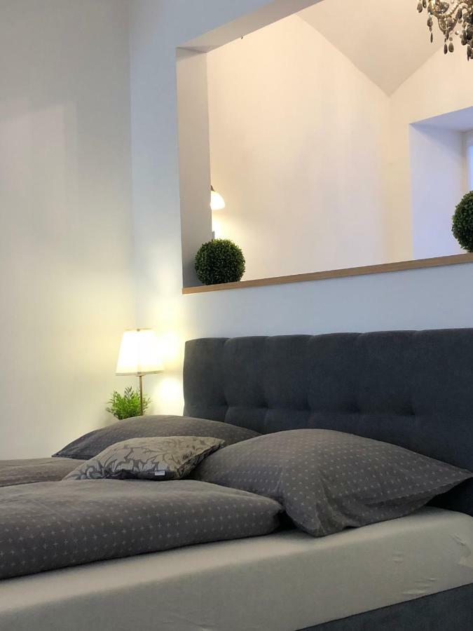 Frank Apartman Deluxe Villa Eger Eksteriør billede