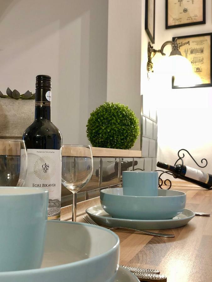Frank Apartman Deluxe Villa Eger Eksteriør billede