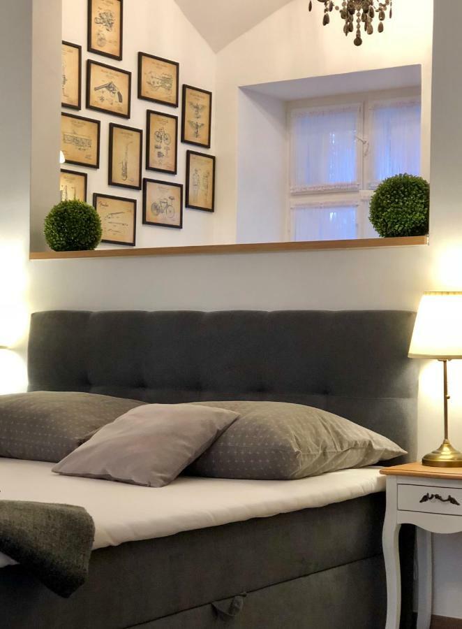 Frank Apartman Deluxe Villa Eger Eksteriør billede