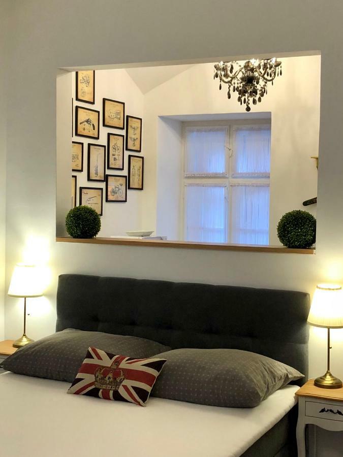 Frank Apartman Deluxe Villa Eger Eksteriør billede